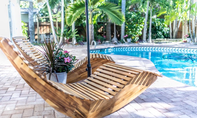 Indian Harbour Beach Casa | Villa Palmas-Double Master Suites, 5 Bedrm + Pool -1 mile from beach
