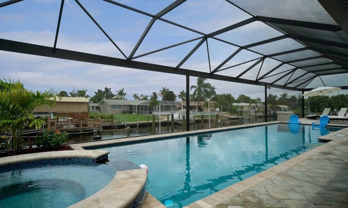 Yacht Club Villa | Villa Palms at Mayfair: excelente ubicación para navegantes, cerca del río