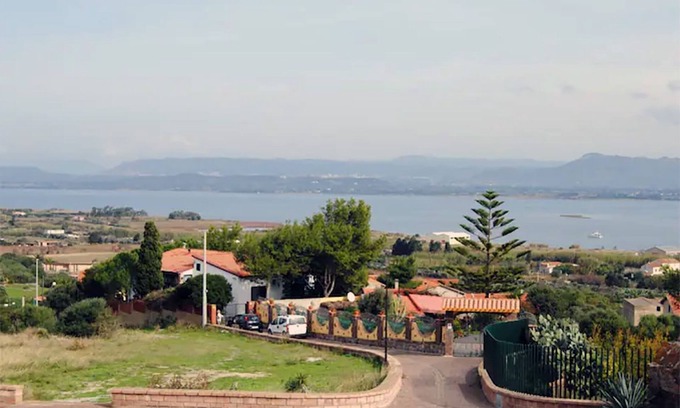 Sant'Antioco Villa | Villa Panorama con vistas al mar, jardín y aire acondicionado
