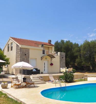 Seoca Villa | Villa Paraiso with Pool