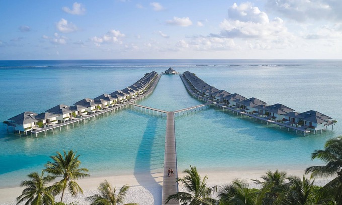 Nalaguraidhoo Complejo | Villa Park Sun Island Resort - Complimentary One Way Domestic Transportation for stays of 7 nights and more 01 April to 30 September 2025