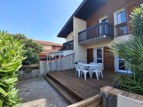 Le Penon Casa | Villa patio avec piscine, à 400m des commerces et 6km de plage - Animaux admis - FR-1-239-83