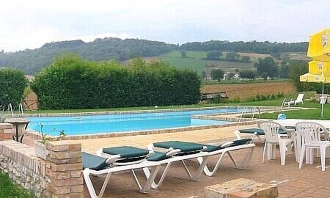 Montone Casa | Villa Pavone D: un estudio encantador rodeado de vegetación.