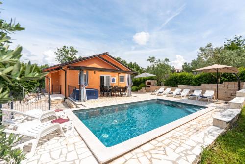 Radini Casa | Villa Pendolina Mit Privatem Pool Und Jacuzzi