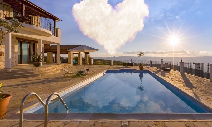 Peristerona Villa | Villa Peristerona Hills - Una villa aislada de piedra que tiene capacidad para 6 personas en 3 dormitorios