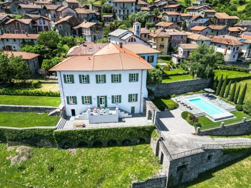 Calozzo Casa | Villa Perpenti - Pianello del Lario by LoveComo