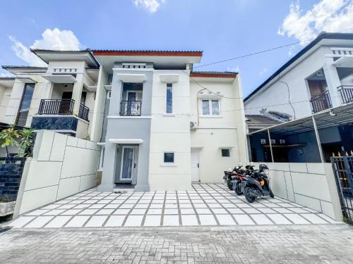 Mlati Casa | Villa Pesona Palagan