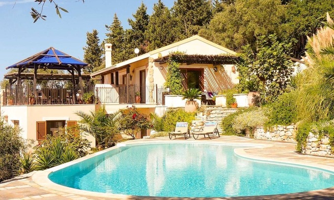 Spartylas Villa | Villa Petalutha - Una impresionante villa con vistas panorámicas al mar. OFERTAS ESPECIALES AHORA!