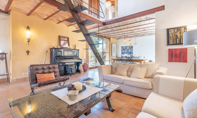 Santa Maria del Cami Villa | Villa 'Petit Torrentfals' with Mountain View, Private Pool and Wi-Fi