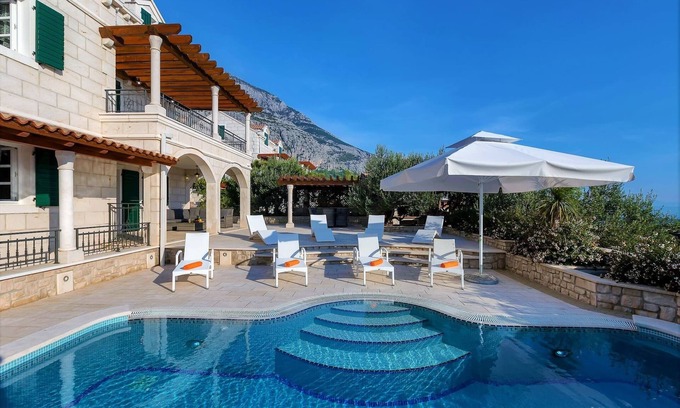 Zelenka Villa | Villa Petra mit Pool