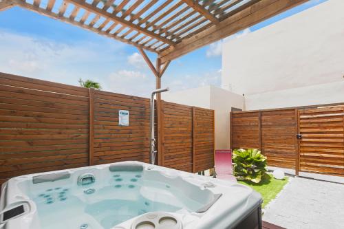 Destrellan Apartamento | Villa Pheron - De standing - Jacuzzi 5 Personnes