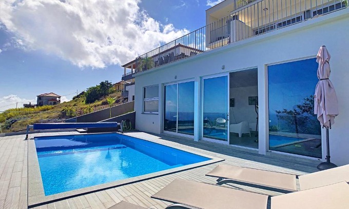 Estreito da Calheta Villa | Villa Piece of Heaven by LovelyStay