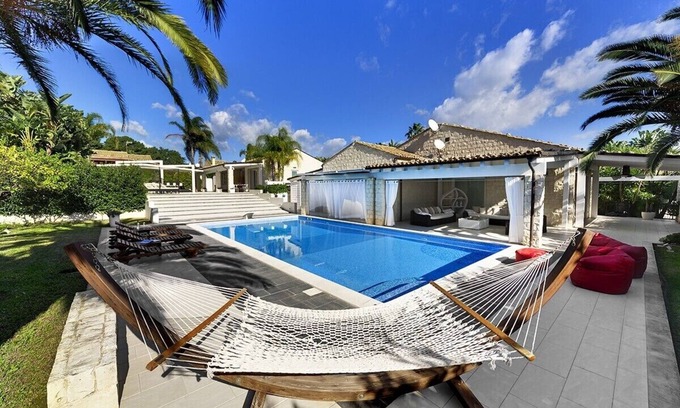 Scicli Villa | Villa Pietrabianca Deluxe, con piscina privada.