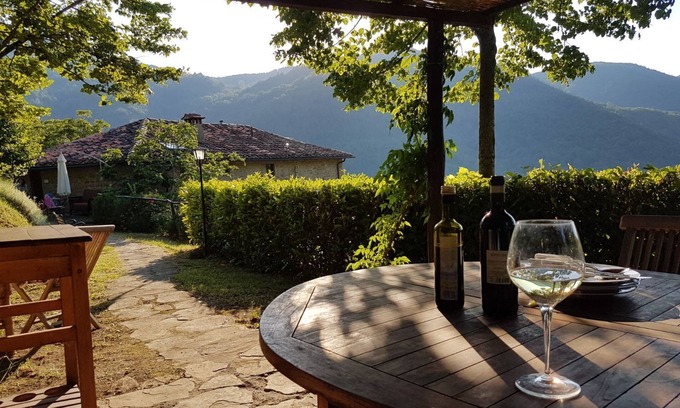 Londa Casa | Villa + piscina cerca de Florencia. La Casaccia. Capacidad para 6 + 2 bebés. Paz y vistas