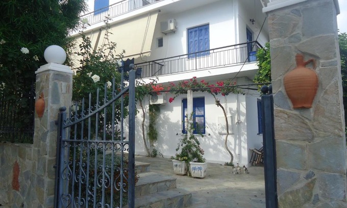 Methana Apartamento | Villa Popi