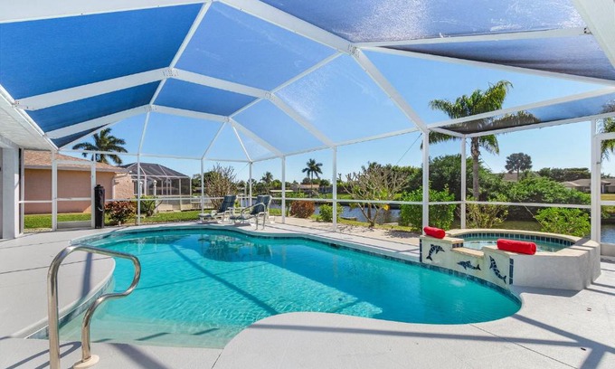 Caloosahatchee Casa | Villa Porpoise of Life - Cape Coral - Roelens Vacations