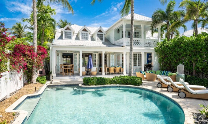 Sunset Key Casa | Villa Porta del Sole - 3BR Sunset Key Villa with Private Pool, Direct Beach Access and Sunset Ocean View!