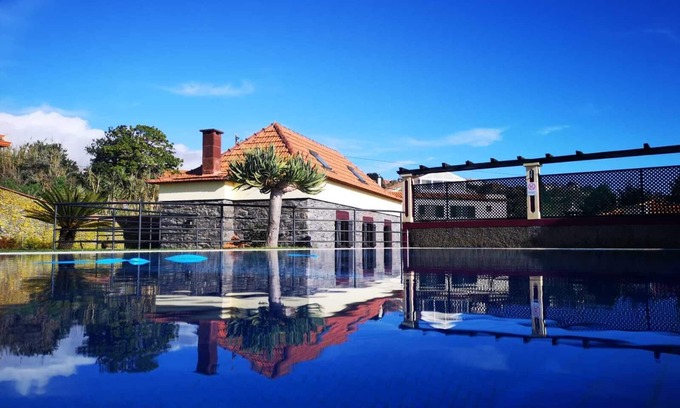 Prazeres Cabaña | Villa Prazeres - Wifi gratuito, piscina privada, jardín, barbacoa entre el mar y las montañas