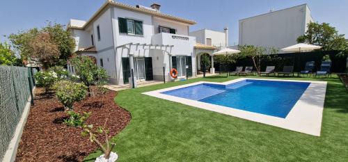 Figueiral Apartamento | Villa Pretty with Private Swimming Pool