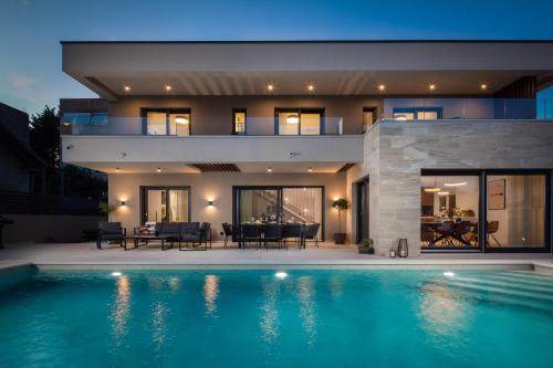 Kastel Novi Villa | Villa Prima