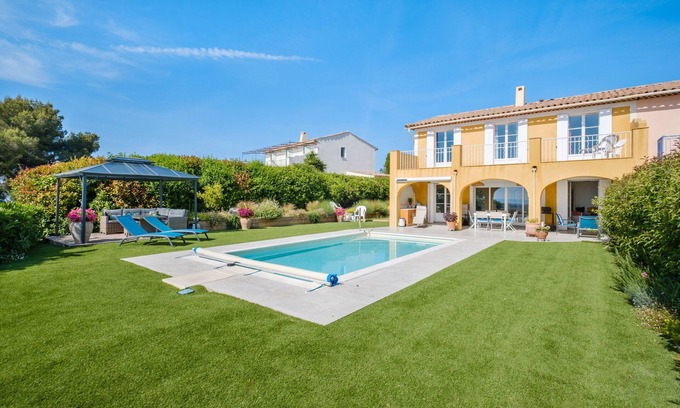 Cagnes-sur-Mer Villa | Villa 'Privée Avec Piscine' con vistas al mar, piscina privada y Wi-Fi