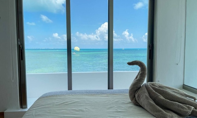 Zona Hotelera Villa | Villa Punta Sam - Private Oceanfront Villa w/ Pool & Terrace