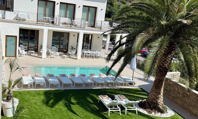 Montanejos Villa | Villa Raquel Montanejos, 12 personas, 6 baños, piscina, jardín, barbacoa.
