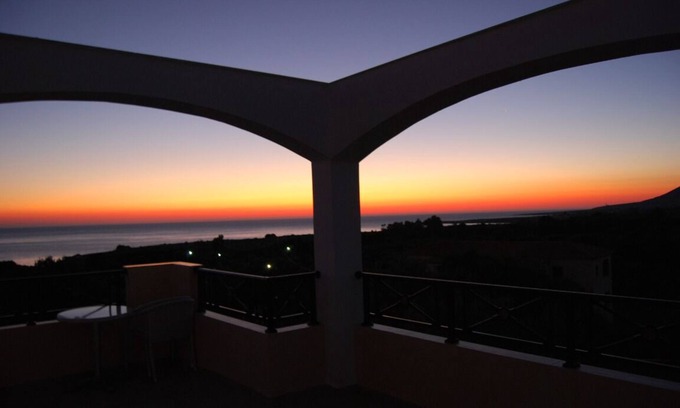 Paliki Villa | Villa Retiro a 200 metros del mar, vistas panorámicas y puesta de sol - Vatsa Villa 1