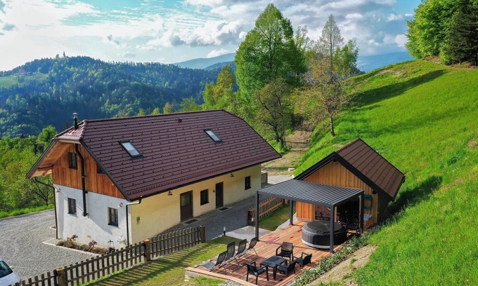 Slovenj Gradec Villa | Holiday Home with Sauna & Hot Tub & Beautiful Views