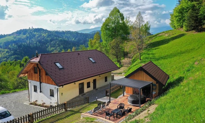 Slovenj Gradec Casa | Villa Richterberg with Sauna & Hot Tub