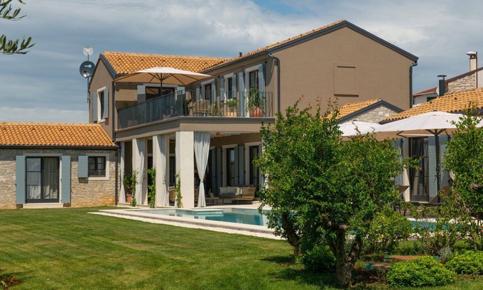 Zambratija Villa | Villa Riposo with Pool
