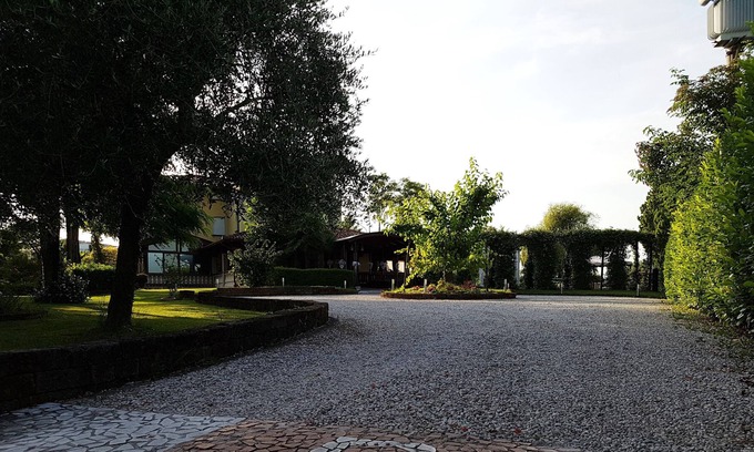 Pradamano Hotel | VILLA RIVIERA