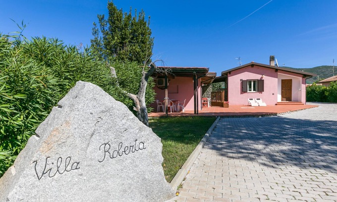 Marina di Campo Villa | Villa "Roberta" a 400 metros del mar