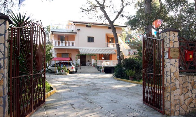 Massafra Apartamento | Villa Robinia
