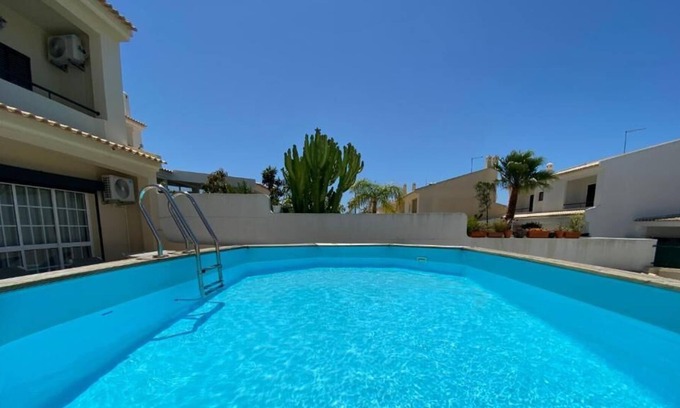 Urbanizacao dos Calicos Villa | Villa Rosa Albufeira