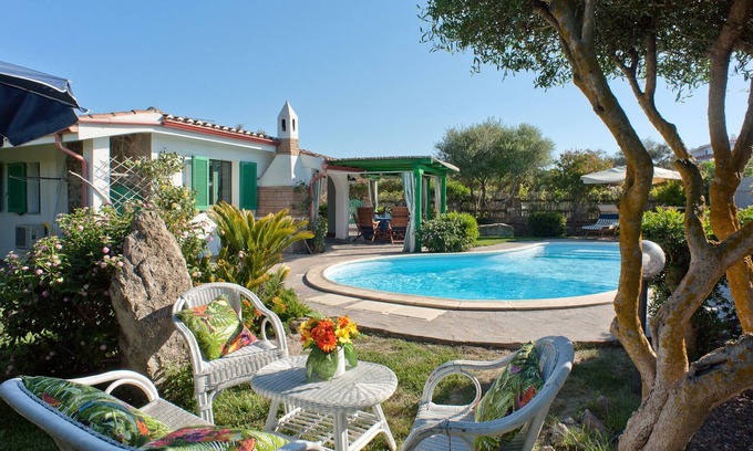 Calasetta Casa | Villa Rosa with swimming pool
