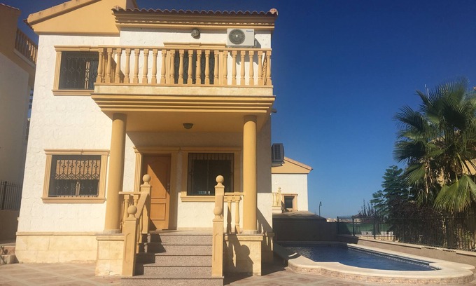Lo Rufete Villa | Villa Rose: una villa de 3 habitaciones y 2 baños con una piscina privada.