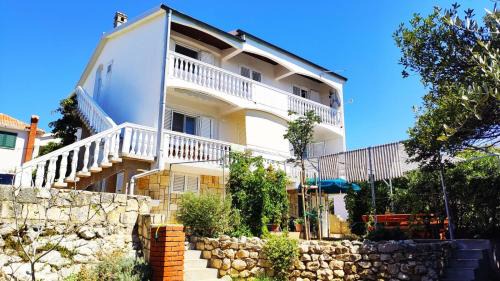 Povljana Apartamento | Villa Roseal