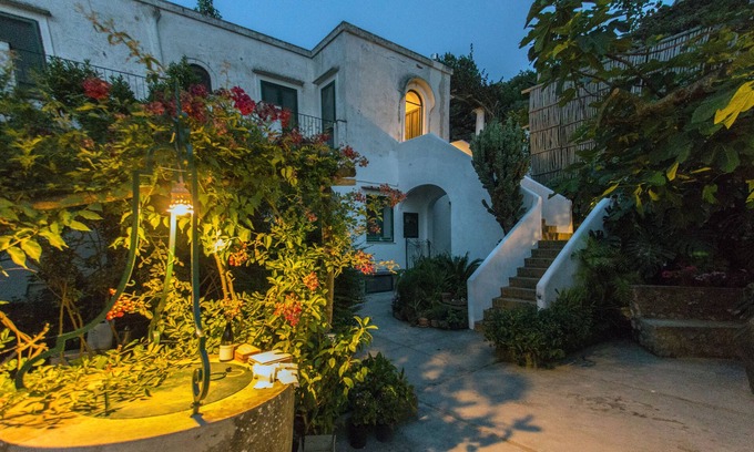 Marina Grande Villa | Villa Rosella- Bodega fenicios Pasos