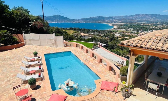 Grosseto-Prugna Casa | Villa Sì- Villa indépendante 3 chambres avec piscine et magnifique vue mer en plein centre de Porticcio