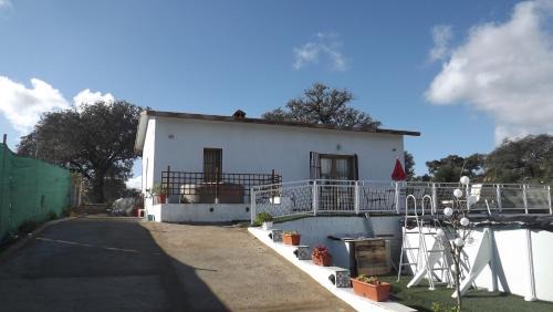 El Castillo de las Guardas Casa | Villa Saudade, casa entre encinas