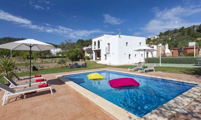 Sant Agusti des Vedra Villa | Villa 'Sa Vinya' con vistas a la montaña, Wi-Fi y aire acondicionado