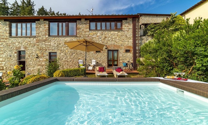 Montemurlo Villa | Hermosa casa enclavada en la campiña toscana