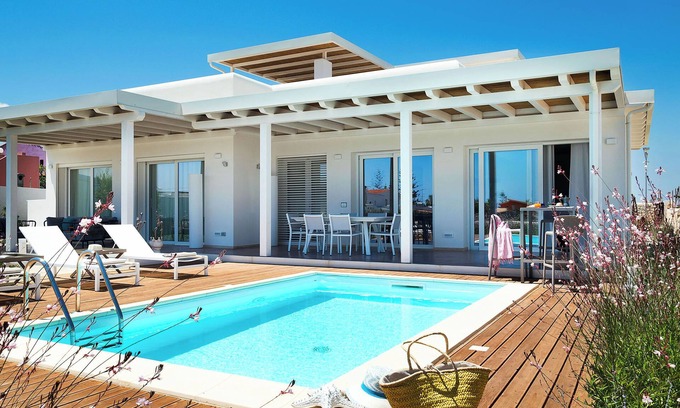 Reitani Villa | Villa con piscina climatizada en Marzamemi, Sicilia, Italia para 8 personas