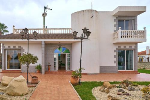 La Carlota Casa | Villa Santa Ana en La Carlota