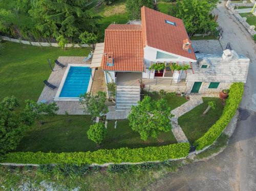Cista Provo Casa | Villa Sara