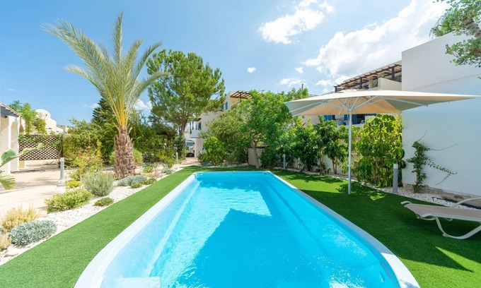 Latchi Cabaña | Villa Seascape - a villa that sleeps 6 guests in 3 bedrooms