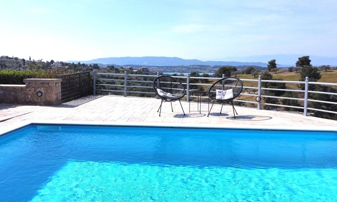 Kilada Villa | Villa 'Seaview with Pool For 6' con vistas al mar, Wi-Fi y aire acondicionado