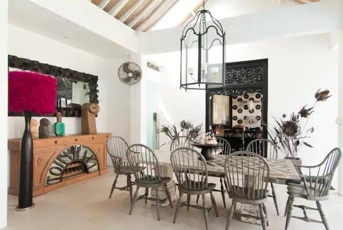 Drupadi Villa | Villa Seminyak 6 Bedrooms