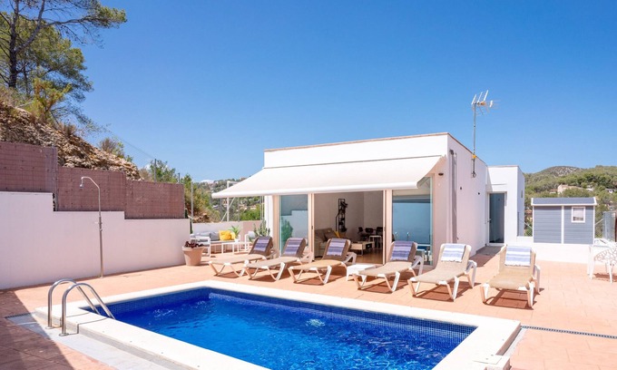 Olivella Chalet De Esquí | Villa Senia, cerca de Sitges con piscina privada